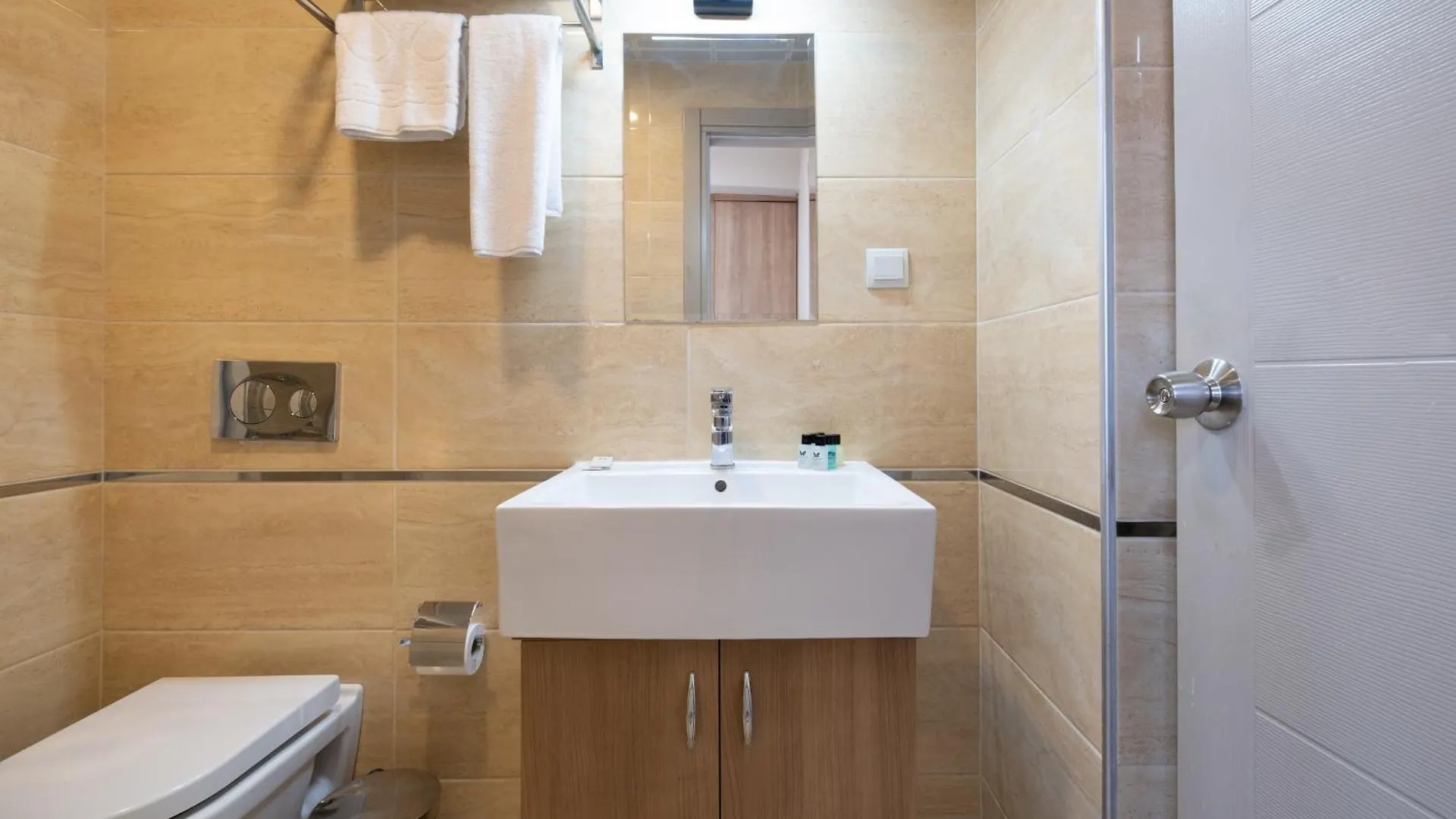 Lavin Hotels & Suites İstanbul 0*,  Türkiye